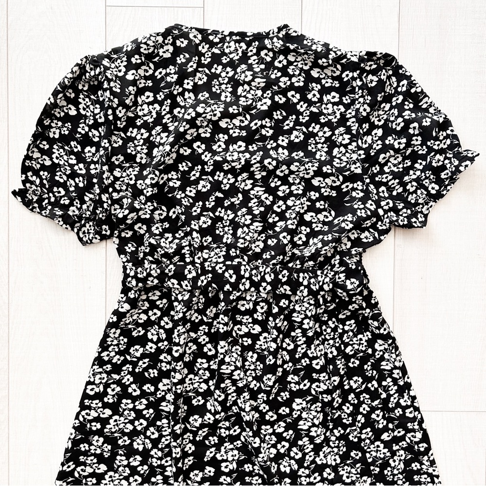 Black and white floral maxi cottagecore style dress - Picture 10 of 13